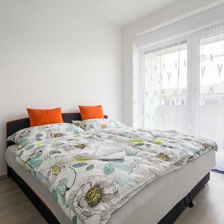 Bpr Chic White Home With Terrace & A/C & Garage Boedapest Buitenkant foto