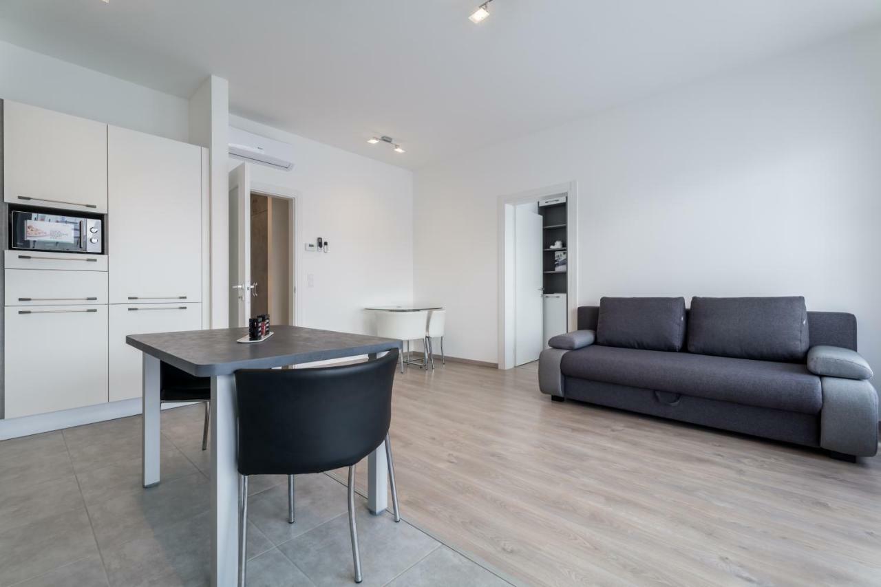 Bpr Chic White Home With Terrace & A/C & Garage Boedapest Buitenkant foto