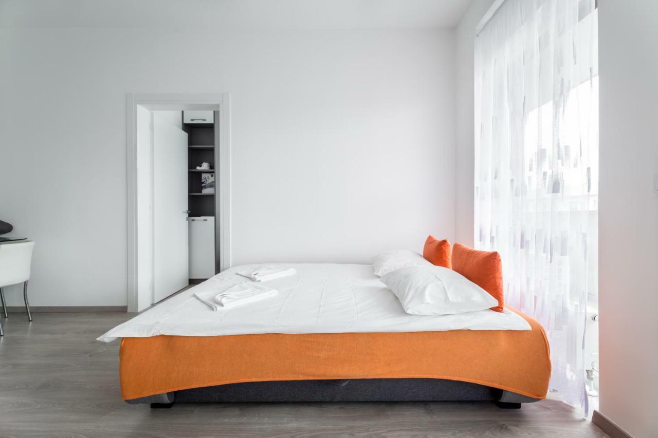 Bpr Chic White Home With Terrace & A/C & Garage Boedapest Buitenkant foto